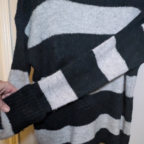 Magaschoni Black Light Gray Striped Alpaca Wool Blend Knit Sweater Cozy Soft Med - Picture 5 of 13